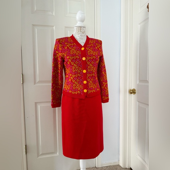 Authentic Yves Saint Laurent Skirt Set - Picture 13 of 16